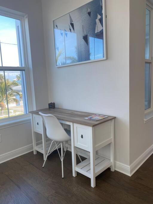 Luxurious Modern Townhouse Right Across Beach!! Table Tennis St. Pete Beach Exterior photo