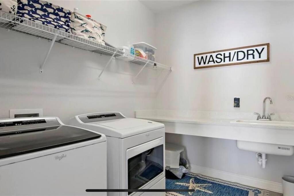 Luxurious Modern Townhouse Right Across Beach!! Table Tennis St. Pete Beach Exterior photo