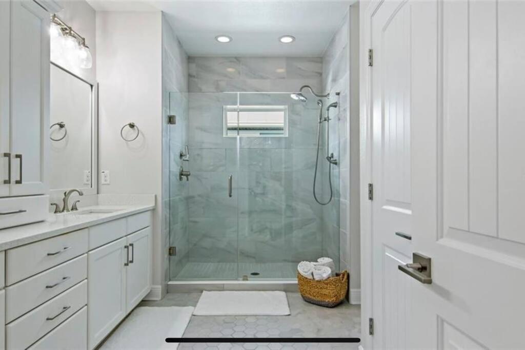 Luxurious Modern Townhouse Right Across Beach!! Table Tennis St. Pete Beach Exterior photo