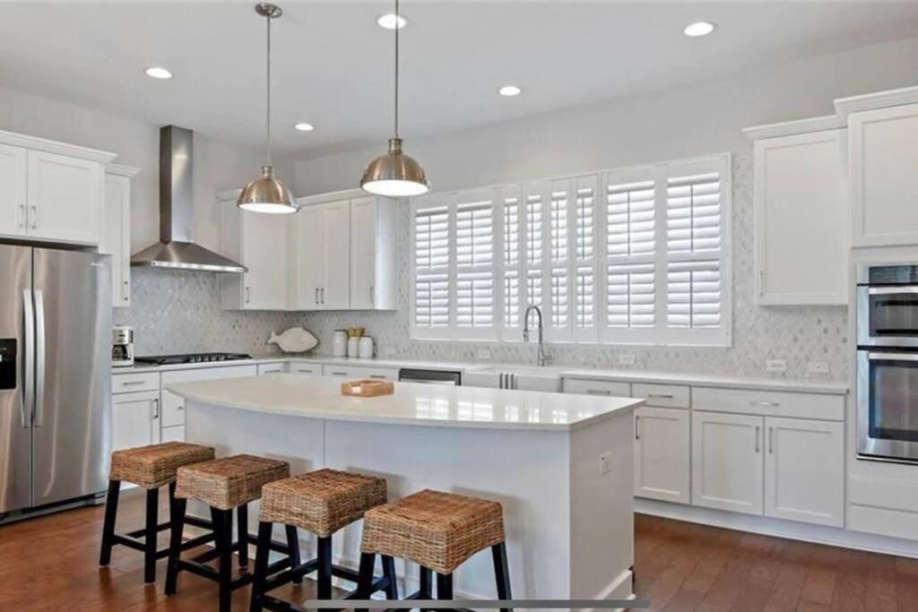 Luxurious Modern Townhouse Right Across Beach!! Table Tennis St. Pete Beach Exterior photo