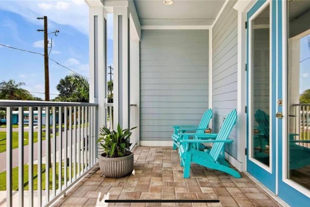 Luxurious Modern Townhouse Right Across Beach!! Table Tennis St. Pete Beach Exterior photo