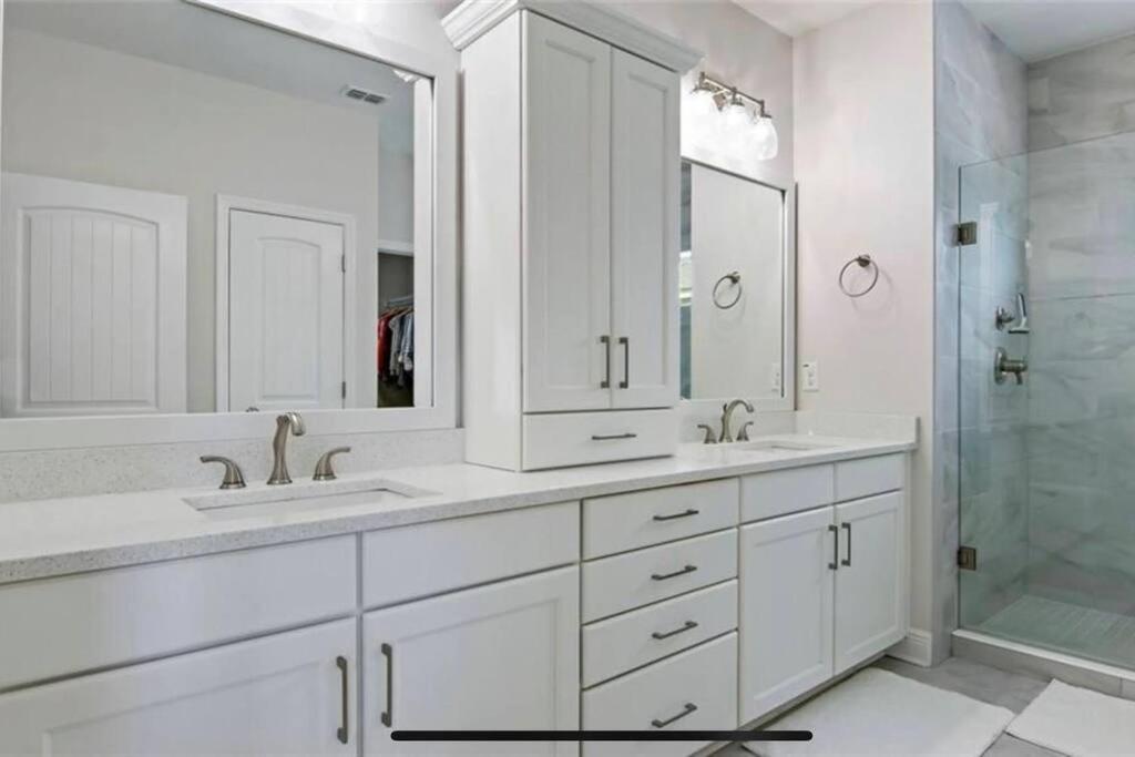 Luxurious Modern Townhouse Right Across Beach!! Table Tennis St. Pete Beach Exterior photo